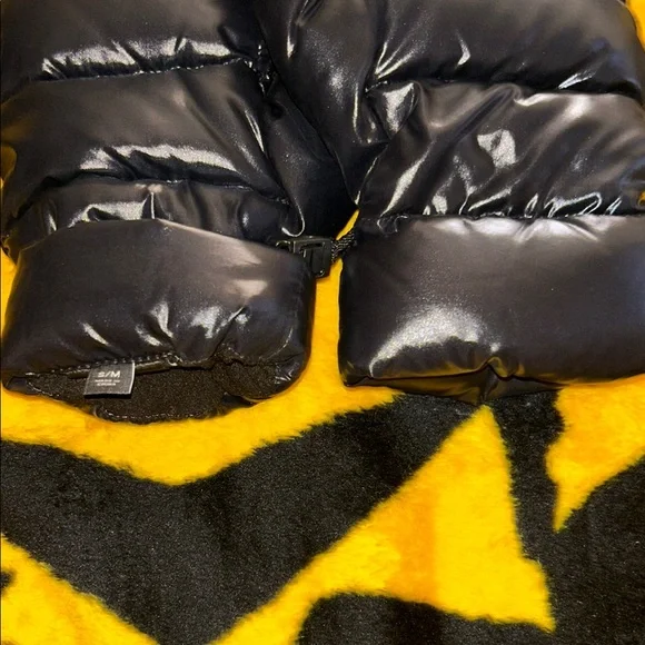 NWOT Shiny Black Puffer Mittens - Picture 5 of 7